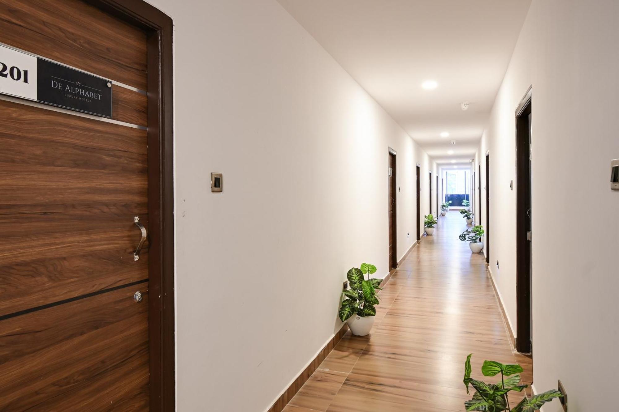 Super Townhouse De Alphabet Karmanghat Haidarábád Kültér fotó